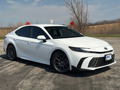 2025 Toyota Camry Hybrid SE