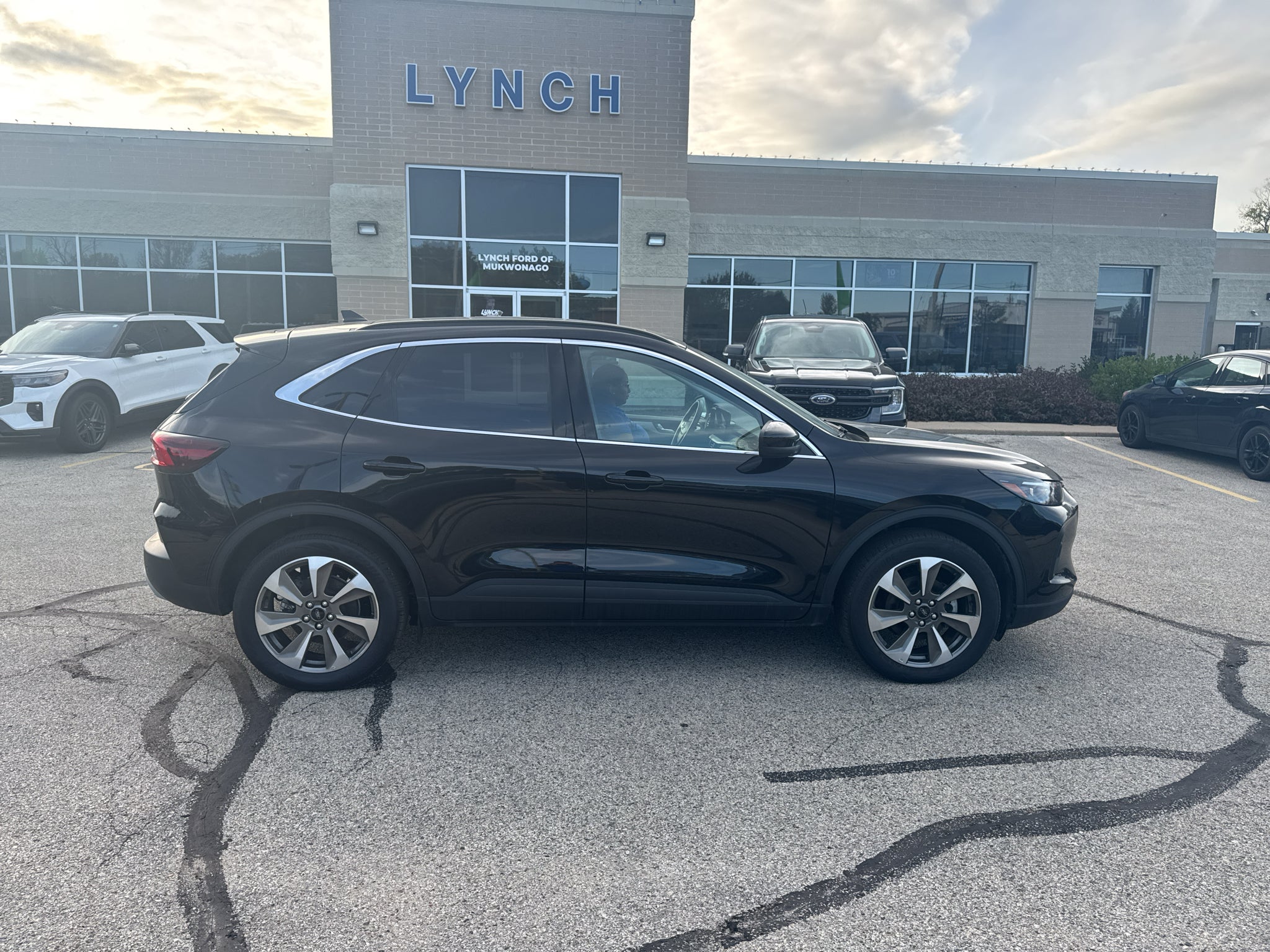 2025 Ford Escape Platinum
