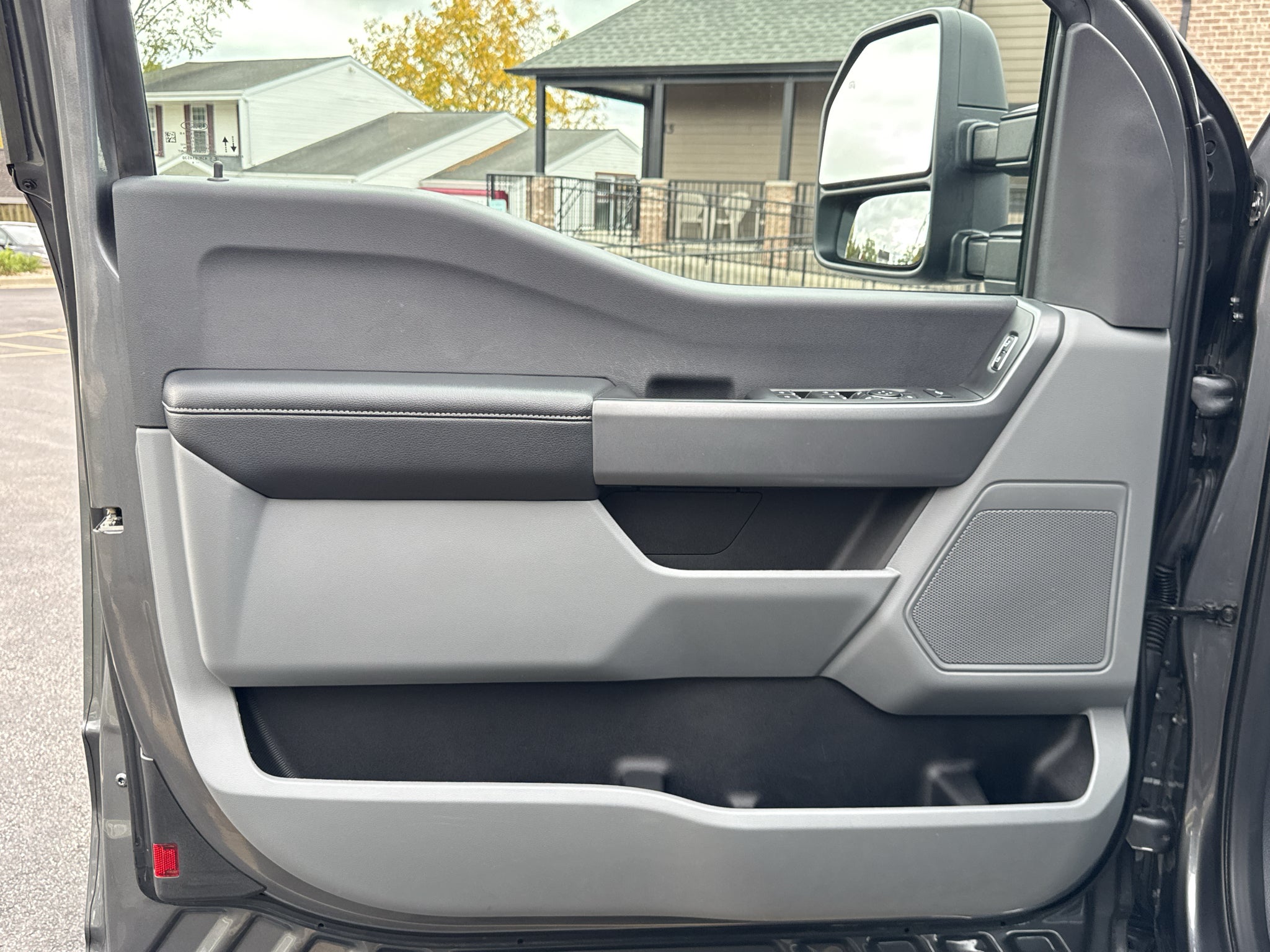 2024 Ford Super Duty F-250 Pickup LARIAT