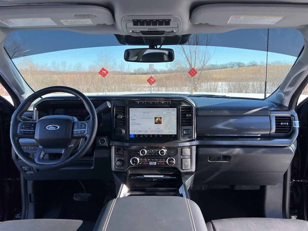 2024 Ford Super Duty F-250 Pickup LARIAT
