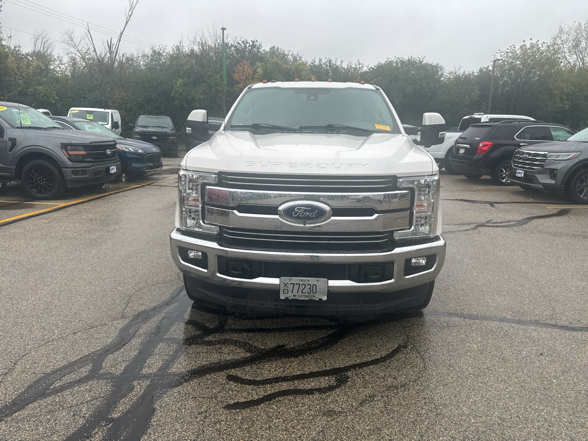 2017 Ford Super Duty F-350 DRW Pickup Lariat