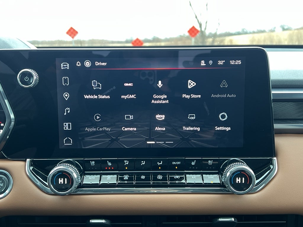 2025 GMC Canyon 4WD AT4