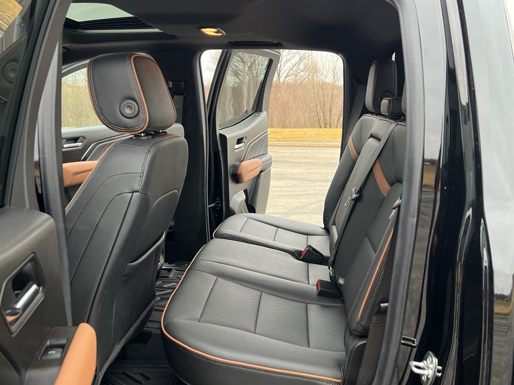 2025 GMC Canyon 4WD AT4