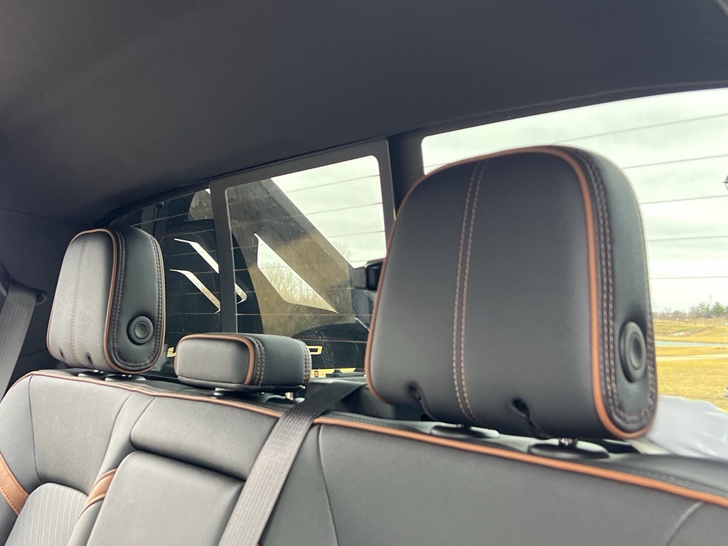 2025 GMC Canyon 4WD AT4