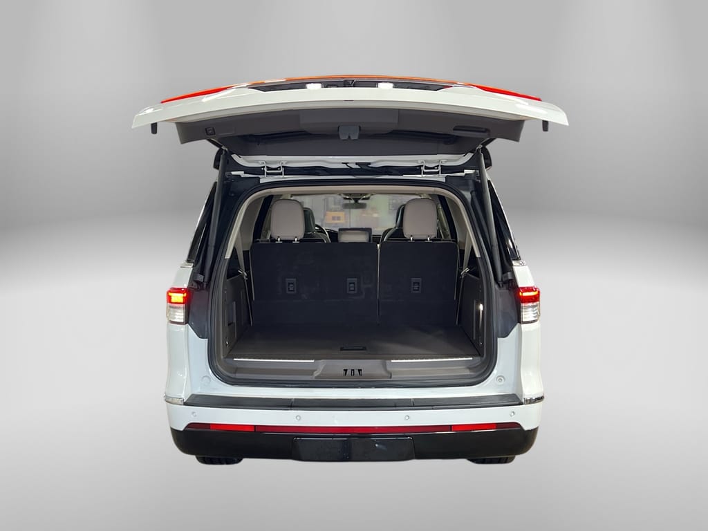 2023 Lincoln Navigator L Reserve