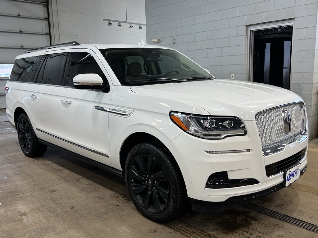 2023 Lincoln Navigator L Reserve