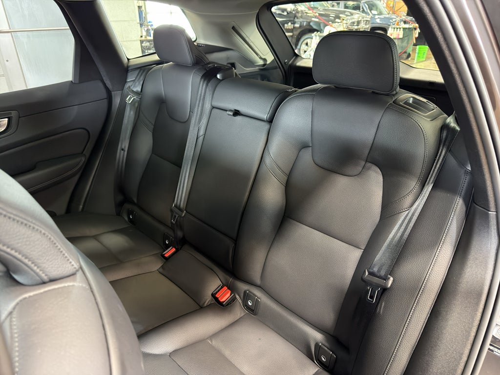 2025 Volvo XC60 Plus